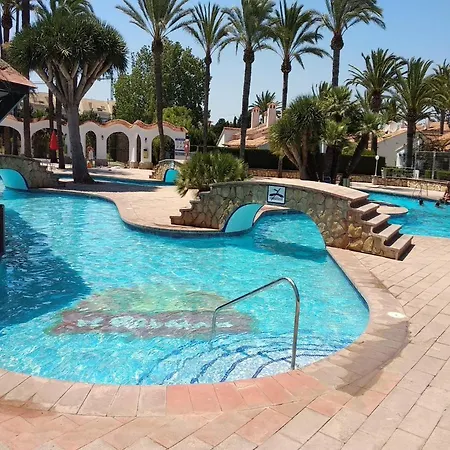 Chalet Adosado De Dos Plantas. Wifi Gratis. Denia