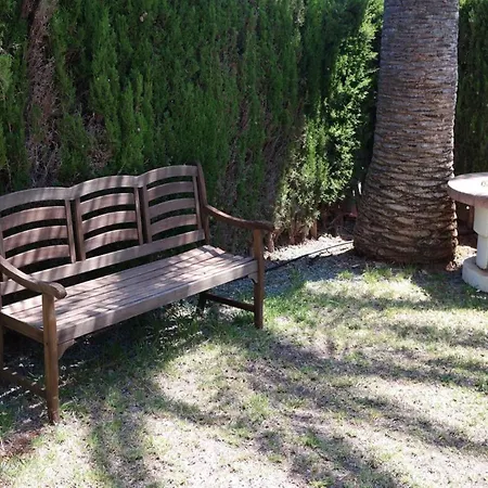 Chalet Adosado De Dos Plantas. Wifi Gratis. Denia